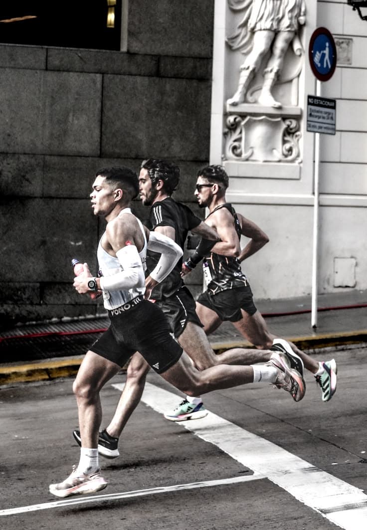Running pace calculator: average speed, pace per km and splits